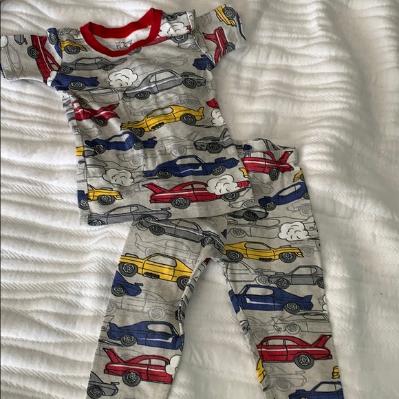 ✨3 for $10✨Jammies with Cars 2T
